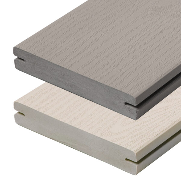 Une coupe transversale rapprochée des planches Clubhouse Decking Ultra dans les couleurs Argile et Sable.