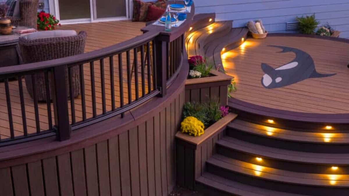 The Aesthetics and Advantages of Curved Deck Designs With Clubhouse PVC